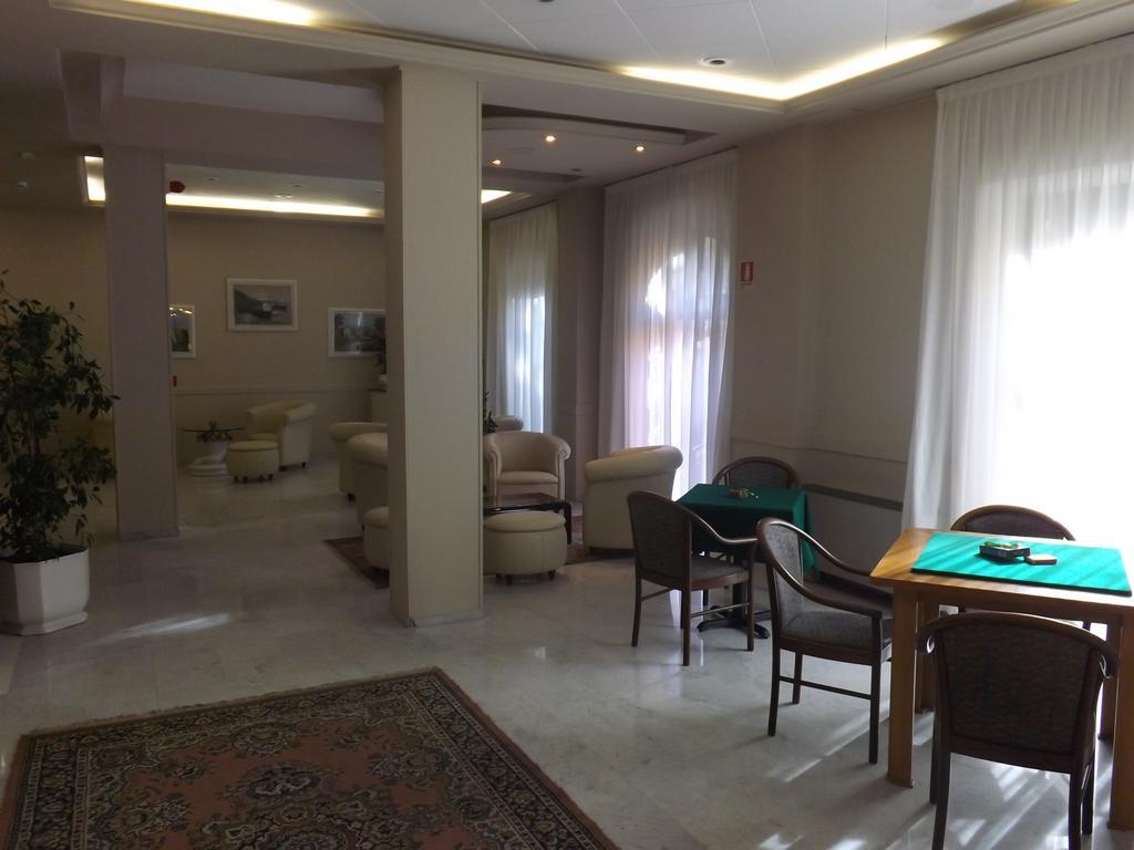 Hotel Piccadilly มอนเตกาตินี แตร์เม ภายนอก รูปภาพ