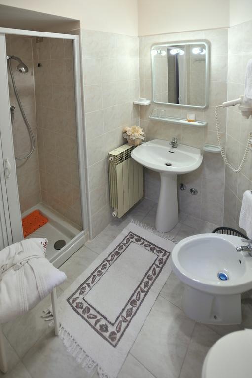 Hotel Piccadilly มอนเตกาตินี แตร์เม ภายนอก รูปภาพ
